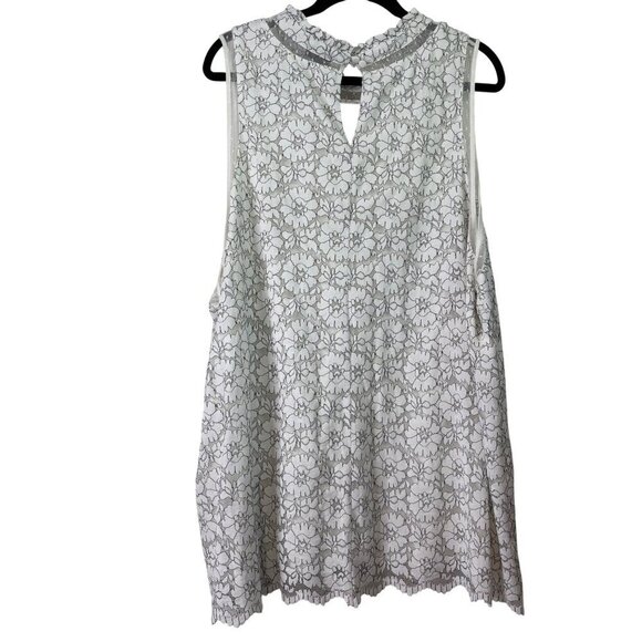 Torrid Women's Feminine White Lace Mock Neck Blouse With Sheer Paneling Size 5x - Picture 9 of 12